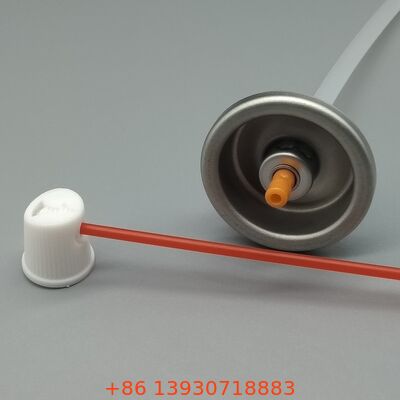 Распылительный клапан WD-40, предназначенный для ремонта автомобилей и технического обслуживания техники